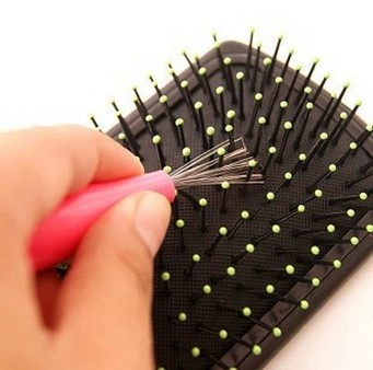 Super Durable Comb cleaner Comb cleaner Comb Companion Plastic comb cleaner