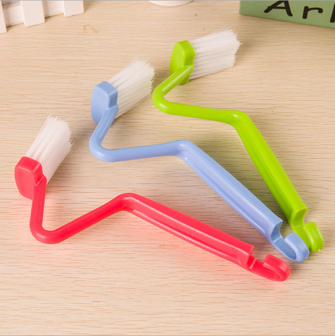 Creative Model S toilet brush Kitchen bathroom toilet side dead corner V-curved cleaning brush TV TV shopping
