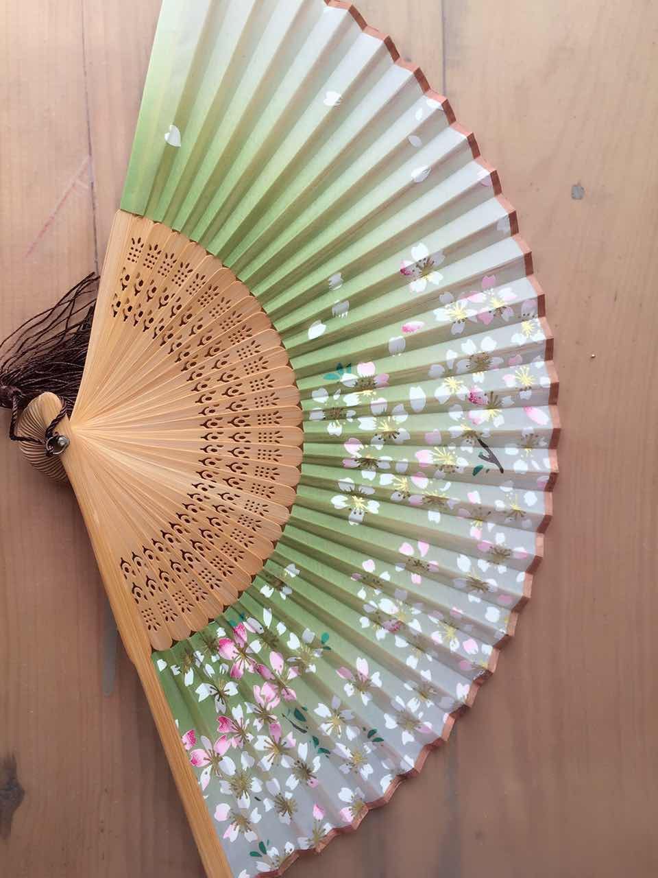 垃圾桶实物图