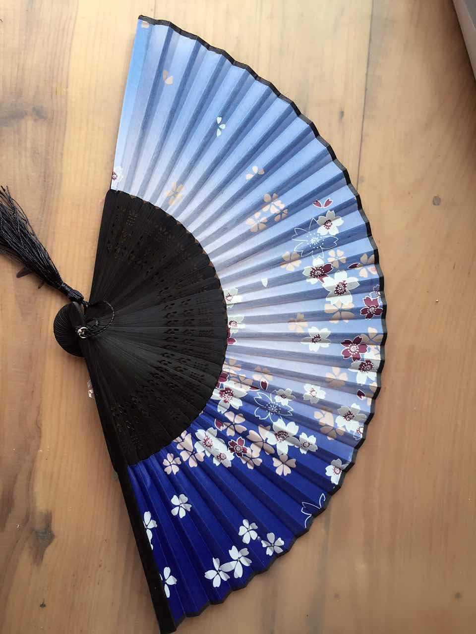 扇子折扇中国古风扇子。女士扇子产品图