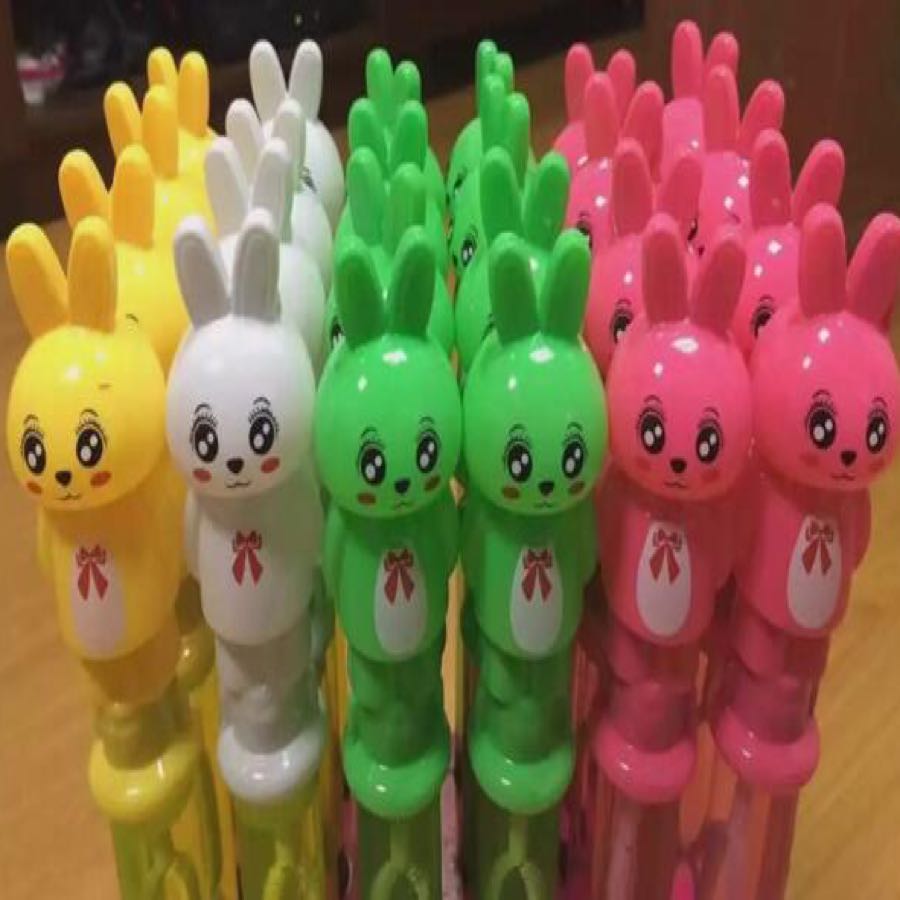 There are many different styles of cartoon bubble sticks Application Scenario