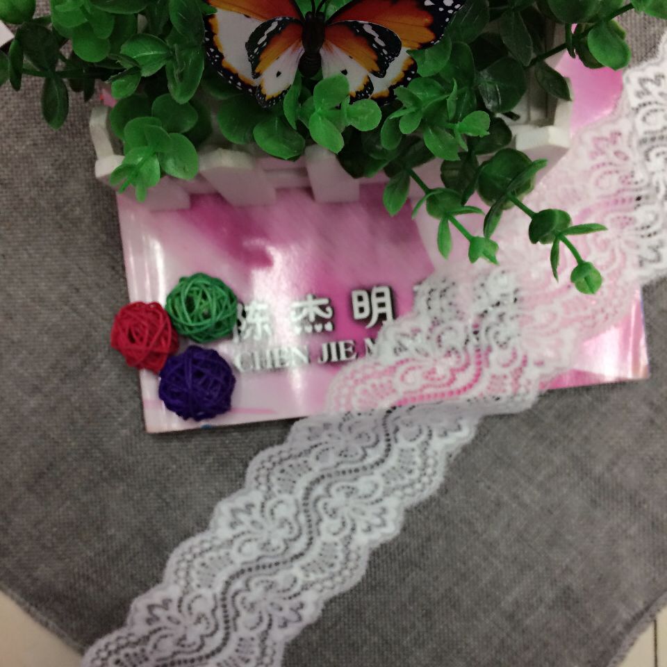 The small edges of the lace stretch trim can be customized in multiple colors