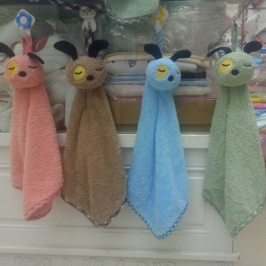 Coral fleece cute animal head hand towel, kitchen and bathroom little monster hanging towel Application Scenario