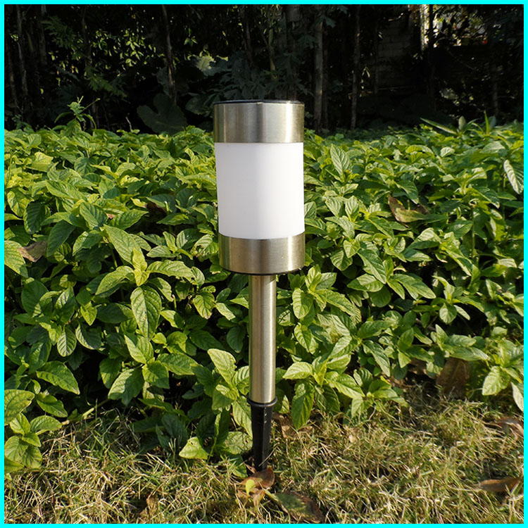 Outdoor solar-powered yard lights with ground cannonballs Specification drawing