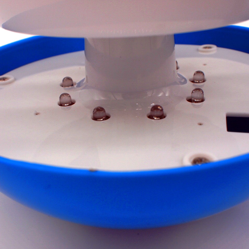 Mosquito-killing light control suction type small white design USB plug Application Scenario