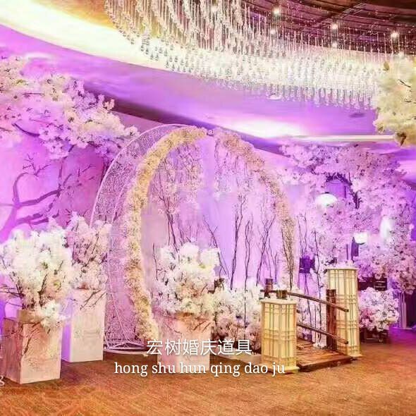 Hongshu Wedding props: Wedding venue decoration with ox horn iron art gates