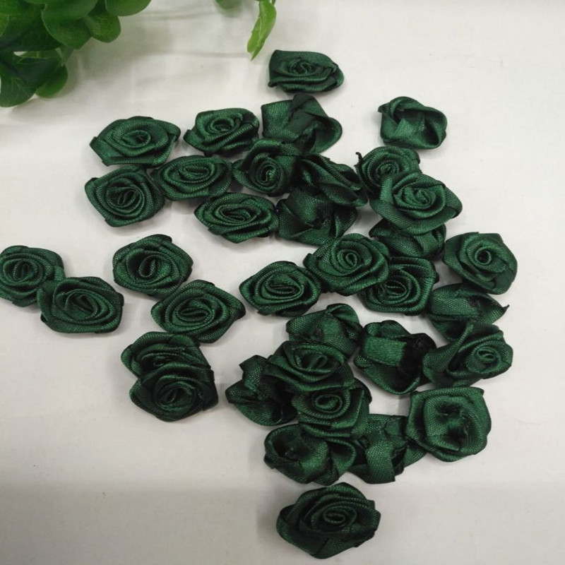 Rose ornaments, shoes, hats, accessories, bouquets, corsages and wrist flowers with a diameter of 2 centimeters Application Scenario