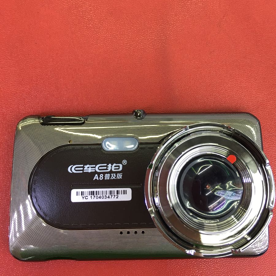 行车记录仪实物图