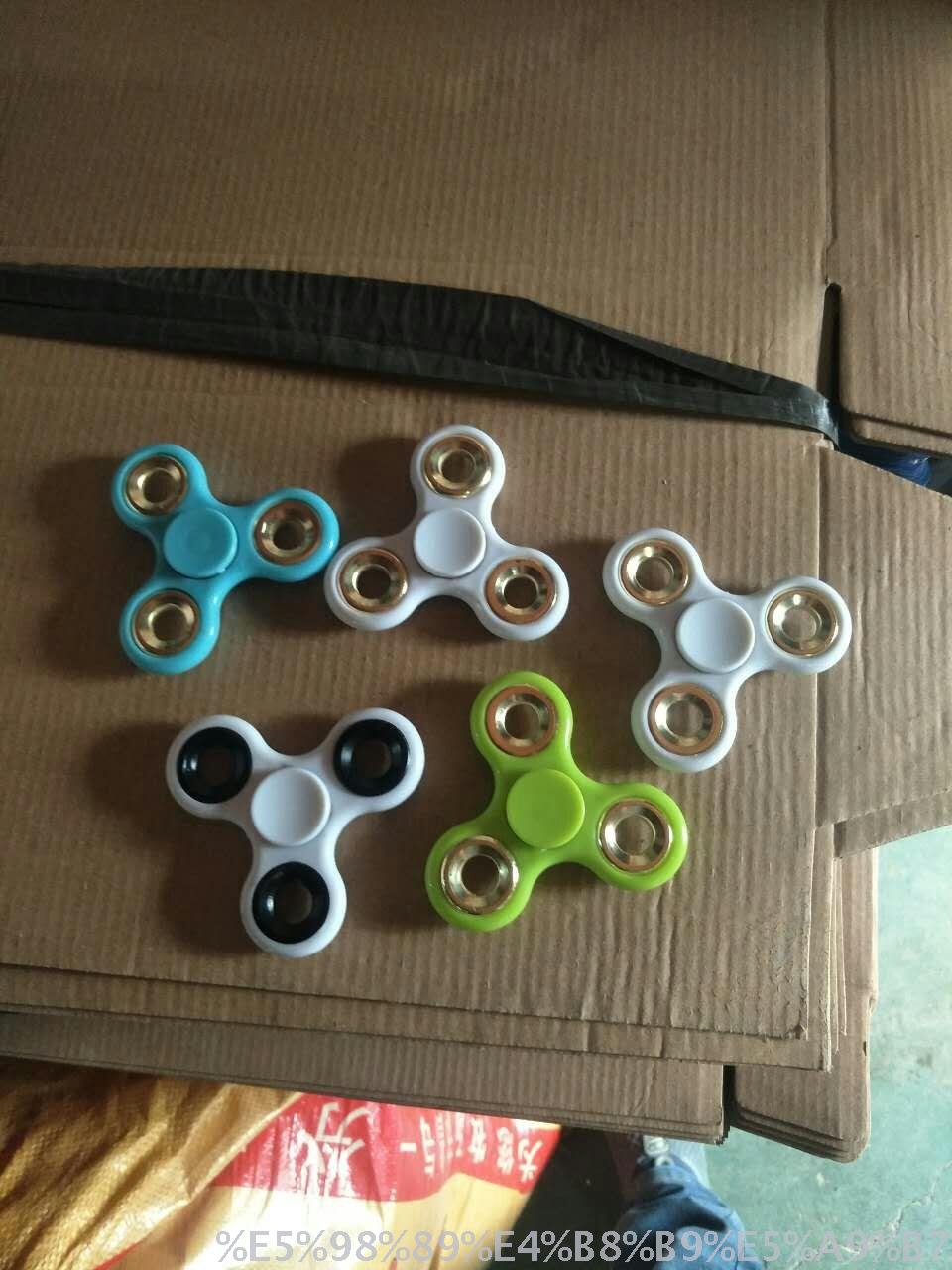 Fidget spinner EDC Adult Stress relief Toy Bearing Rotating fidget spinner Classic three-leaf fidget spinner