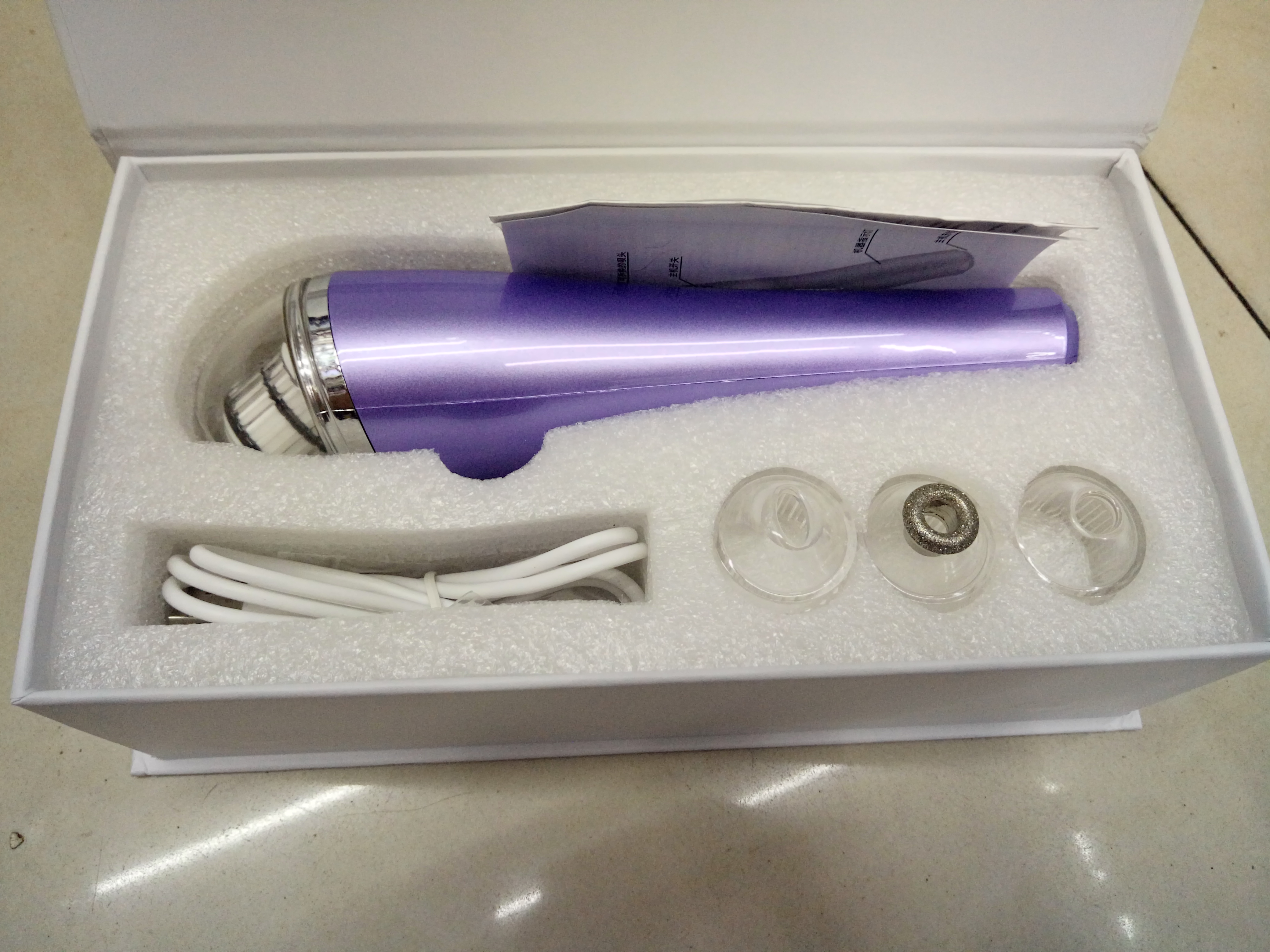 Blackhead suction device, beauty blackhead removal device, TV new product Blackhead removal device, blackhead removal set, charging version Application Scenario
