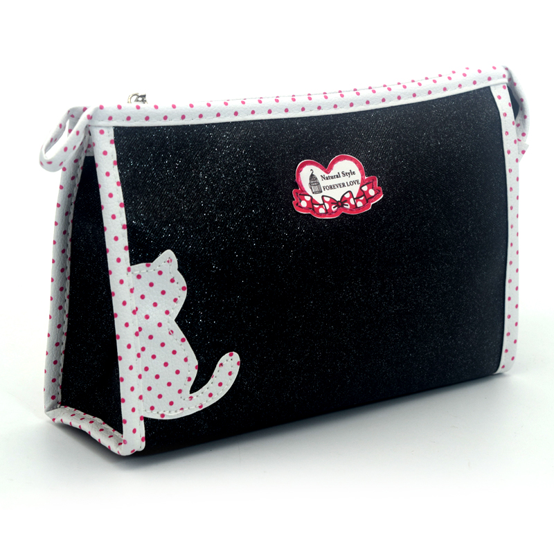 Three-dimensional cat briefcase, waterproof makeup bag, makeup bag, toiletry bag, clutch bag, gift makeup bag Application Scenario