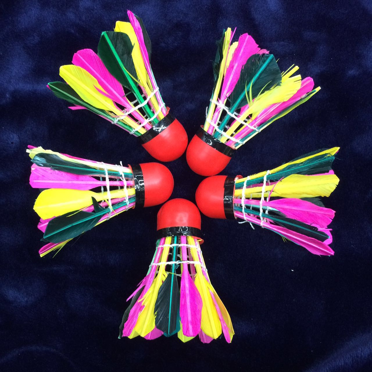 Factory direct sales and wholesale of red-headed badminton balls, duck feather foam head balls and training badminton balls details Picture