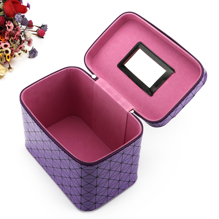 Miyake makeup Box three-piece set, storage box, hard shell makeup bag Application Scenario