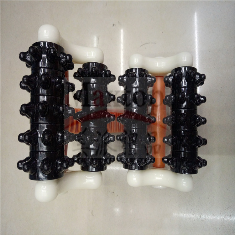 Manual massager, four-wheel massage stick, full-body meridian health care, acupoints, feet, legs, lunar rover Application Scenario