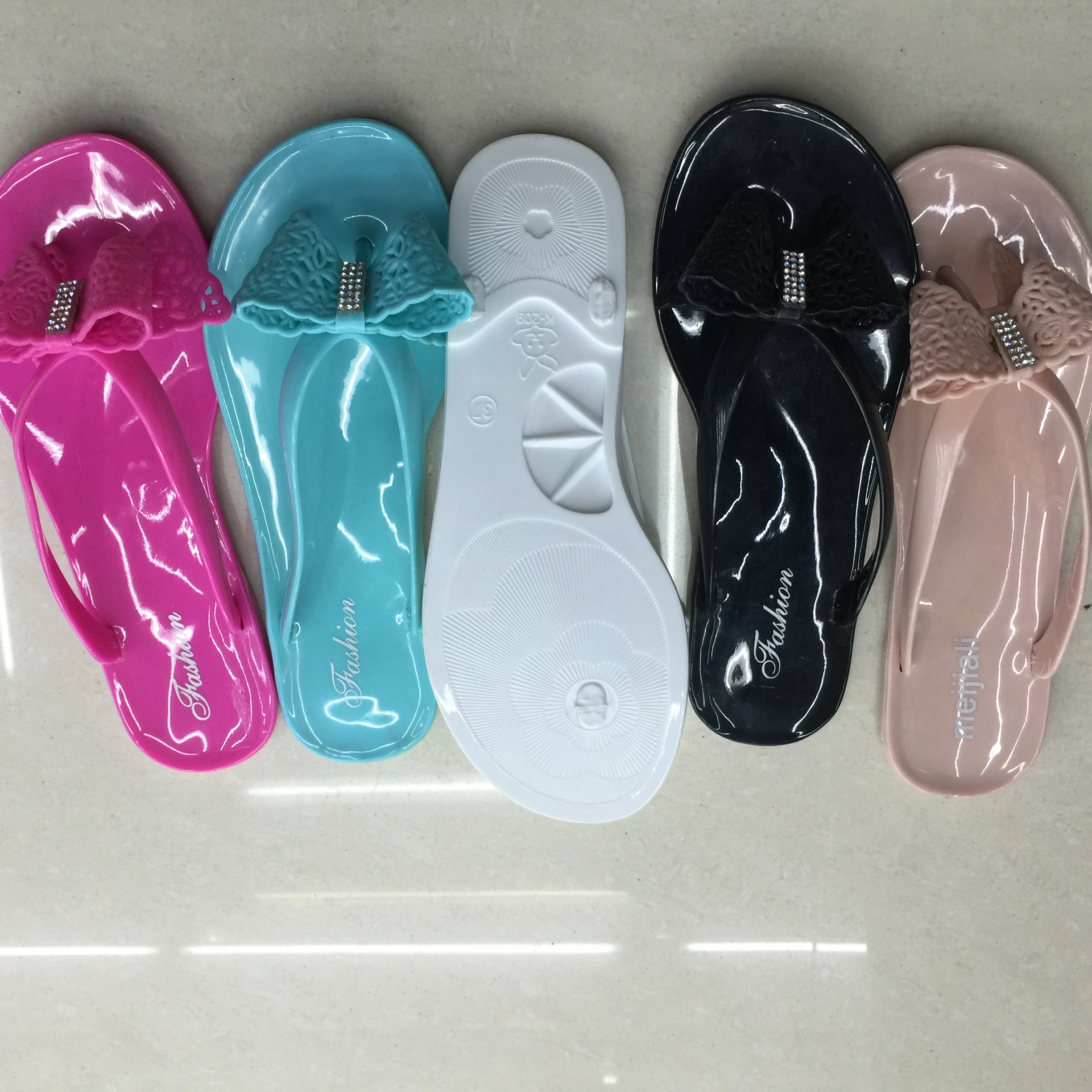 New Summer Fashion Trend Women's Flip-Flops Slippers Can Be Worn Over New Summer Fashion Trend Women's Flip-Flops Can Be Worn Over 2017 Fashion Comfort Flip-Flops Specification drawing