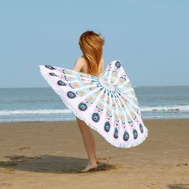Direct sales of European and American style Suzhou beach towels, round superfine fiber reactive printed beach towels from the manufacturer Application Scenario