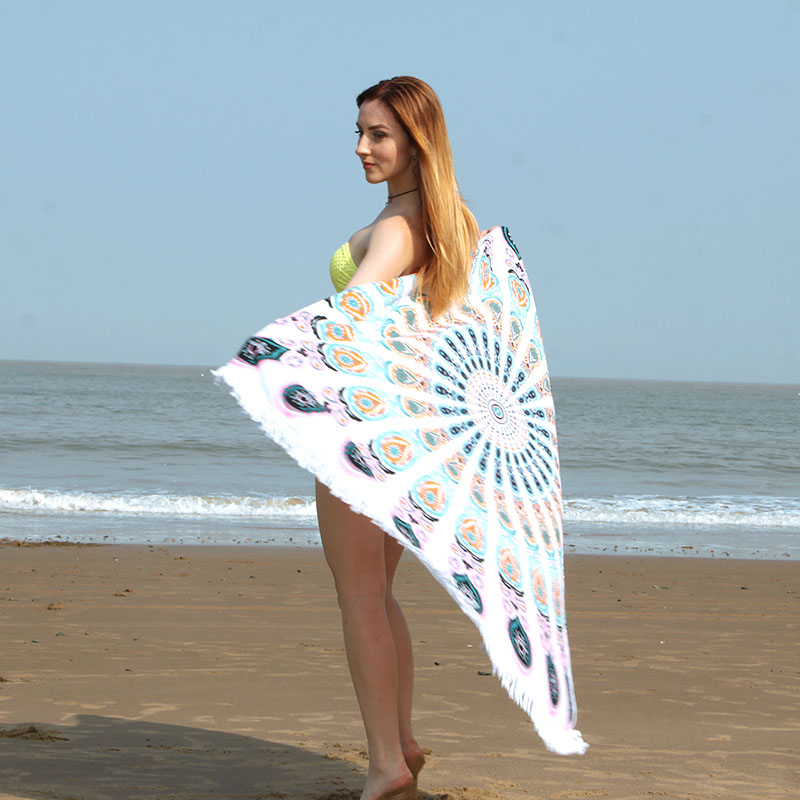 Direct sales of European and American style Suzhou beach towels, round superfine fiber reactive printed beach towels from the manufacturer