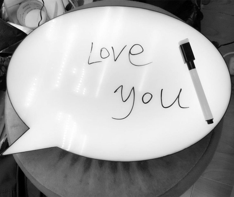 New dialogue message board table light box Creative erasable dialogue light box Specification drawing