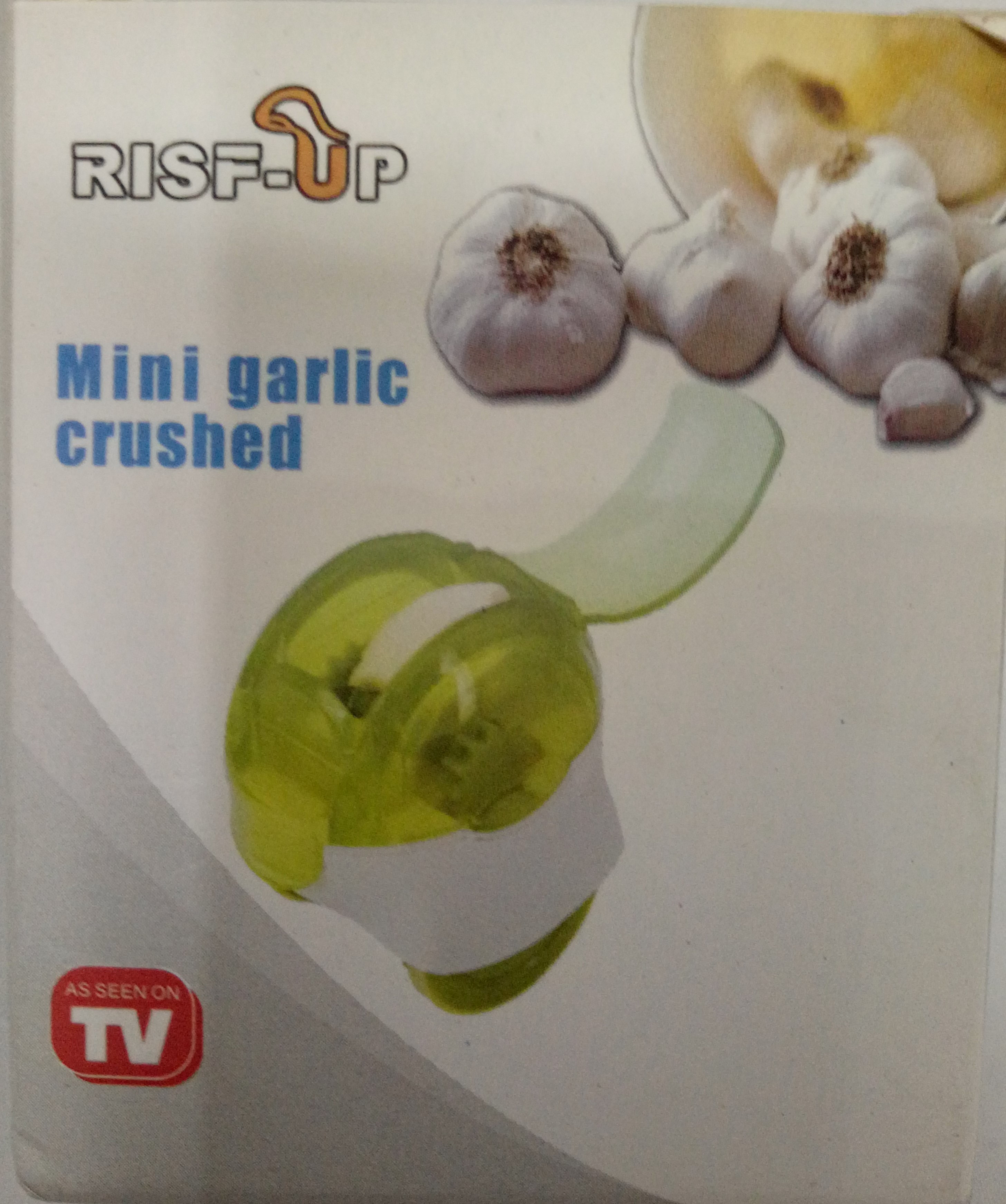 TV Manual mini garlic peeler is a simple and quick kitchen assistant
