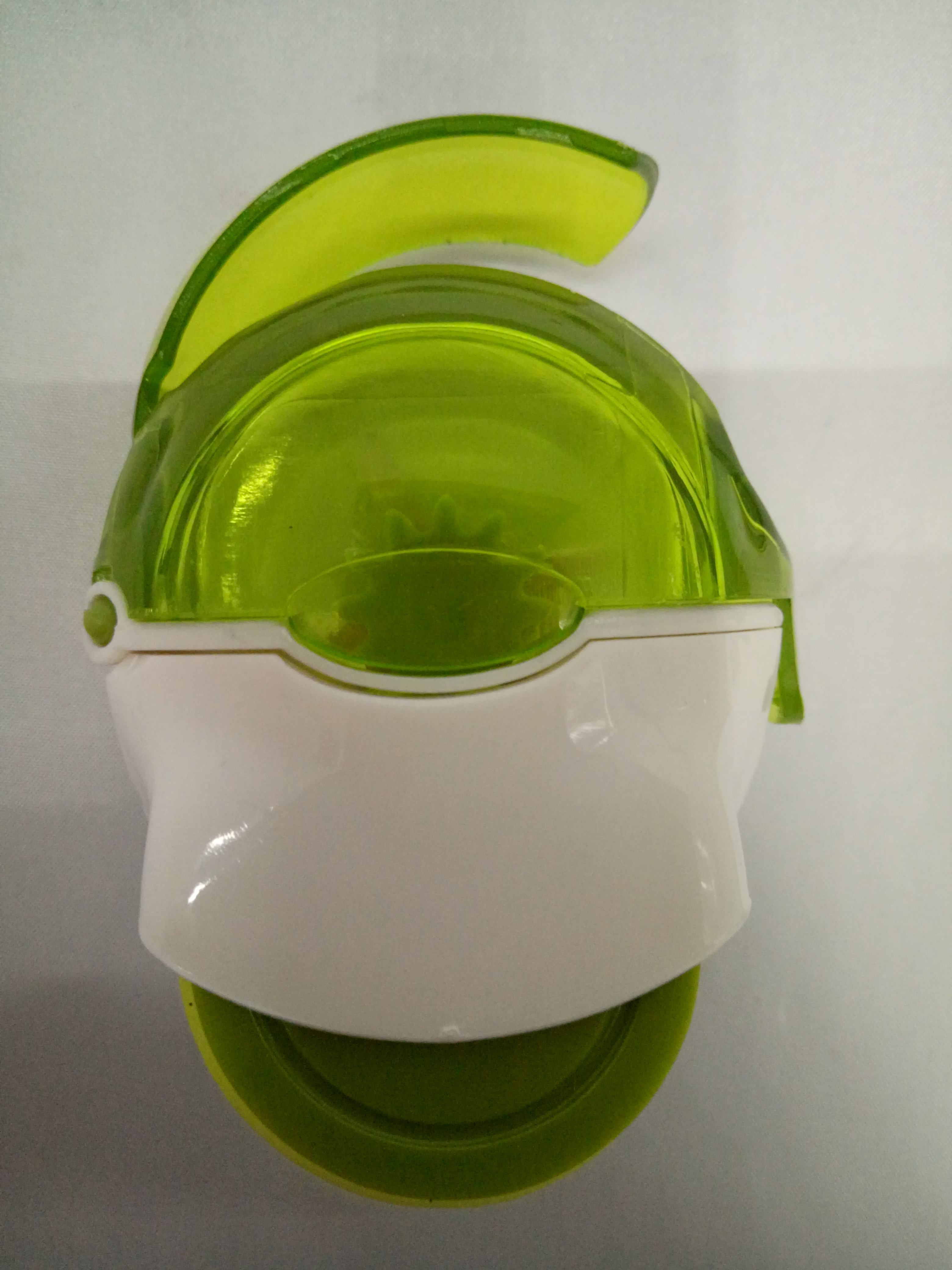 TV Manual mini garlic peeler is a simple and quick kitchen assistant Application Scenario