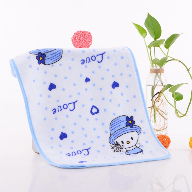 Untwisted printed children's towel with edge-printed snowman children's towel, pure cotton children's towel Application Scenario
