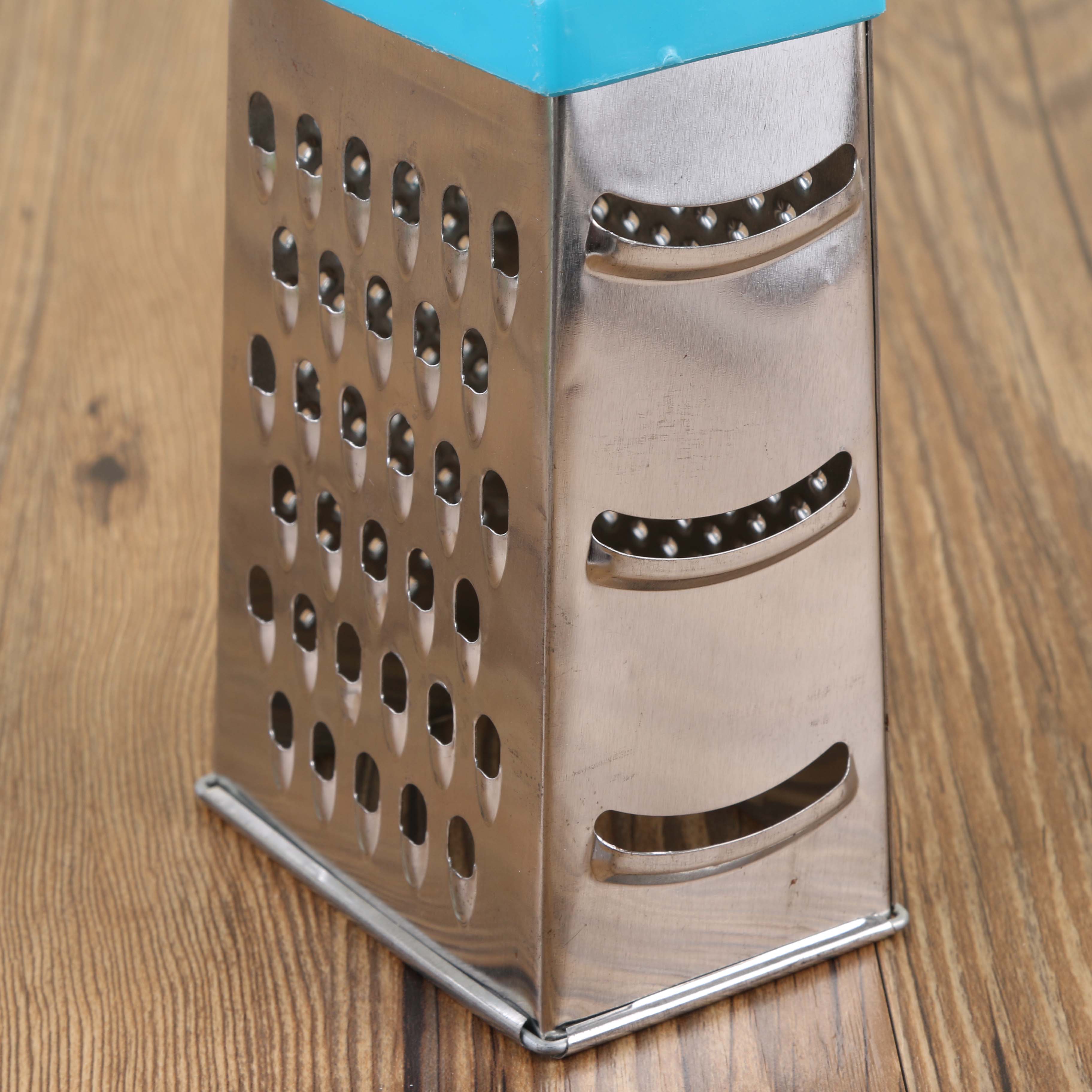 Stainless steel bubble scraper, wire scraper, four-sided scraper, wire applicator, wire cutter, multi-functional skin scraper Application Scenario