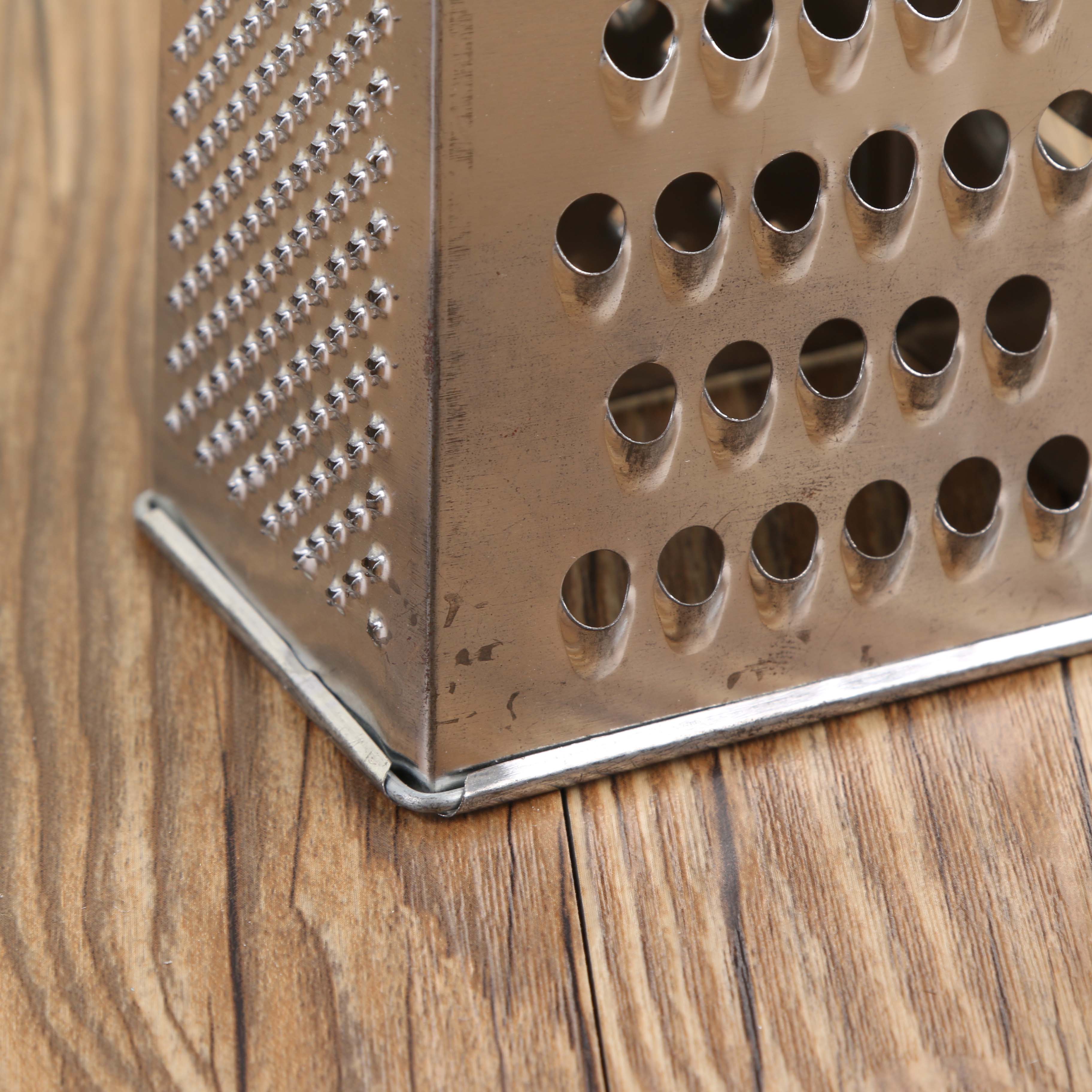 Kitchen stainless steel bubble scraper, grater, four-sided grater, wire slicer, multi-functional peel scraper Application Scenario
