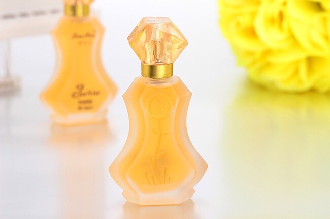 Lady Jin GUI Perfume for Women is available for wholesale in Yiwu at ten yuan details Picture