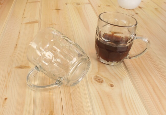 Two large glass cups with handles, a best-selling item in the ten-yuan store Specification image