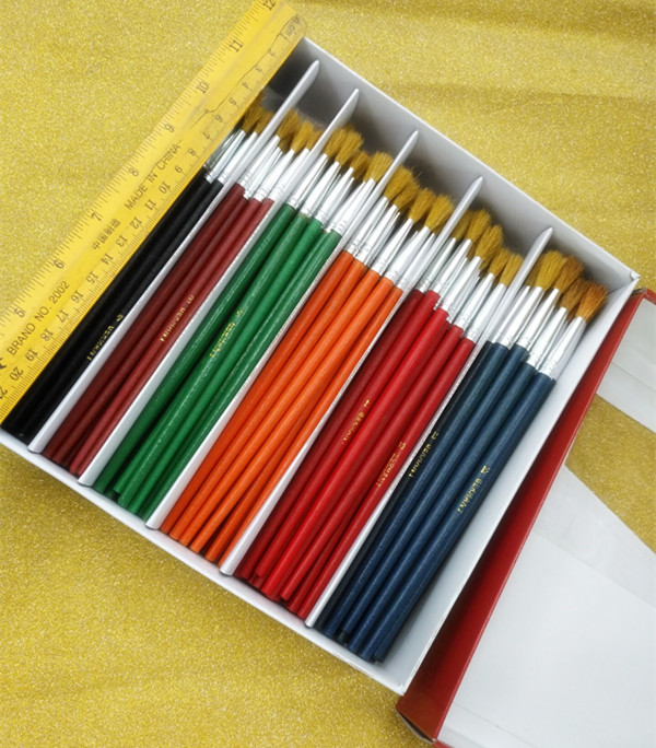 The manufacturer's inventory is for handling box-packed watercolor brushes, oil brushes and brushes Application Scenario