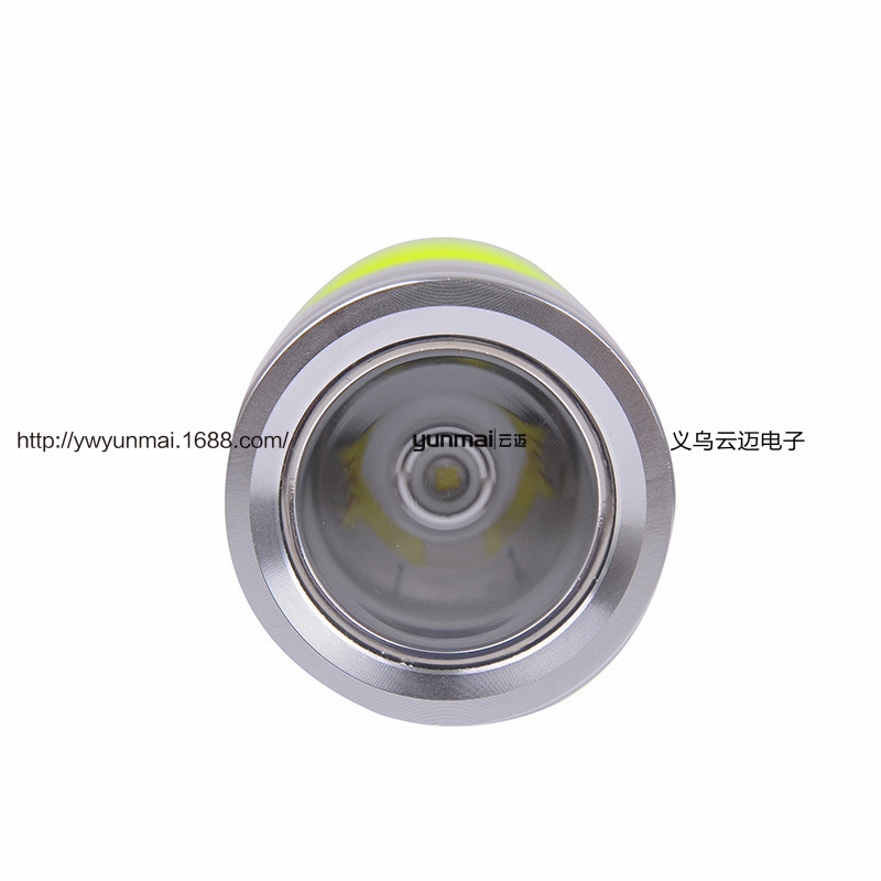 T6潜水手电筒 防水远射强光手电 LED户外潜水灯 强光手电产品图