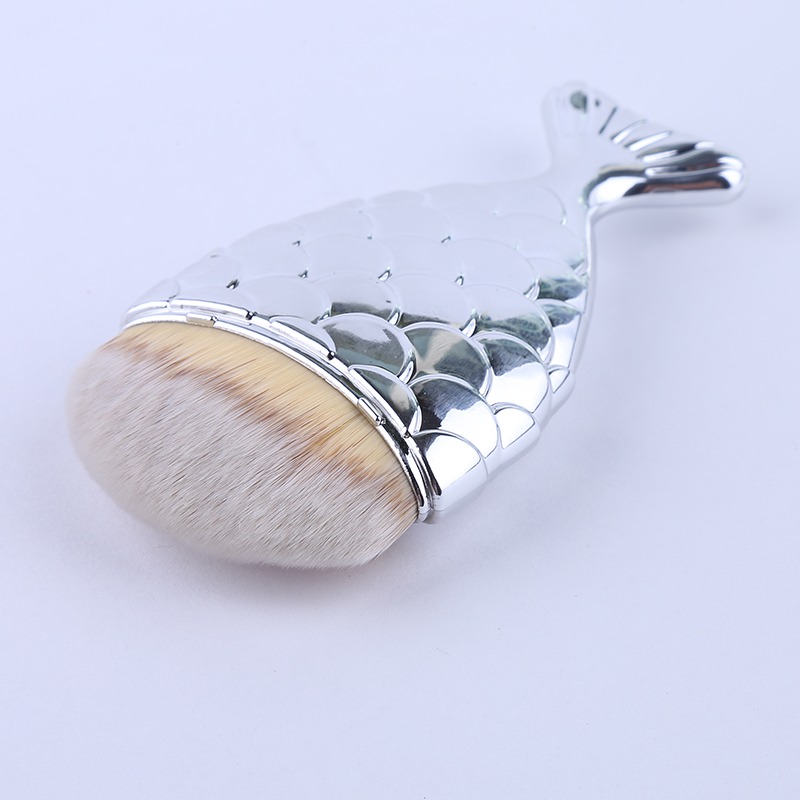 Fish-shaped makeup brush, foundation brush, beauty brush and mermaid blush brush Application Scenario