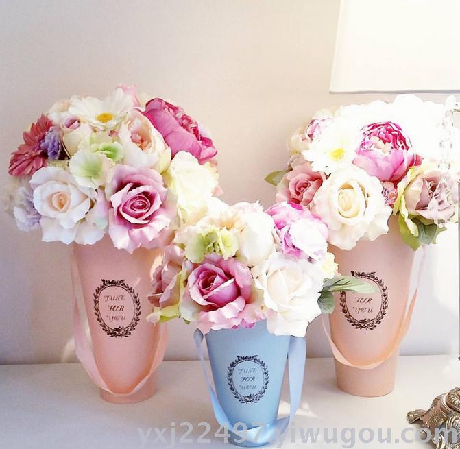 Round white flower bucket hand flower bucket holding flower cone flower box flower bouquet bucket