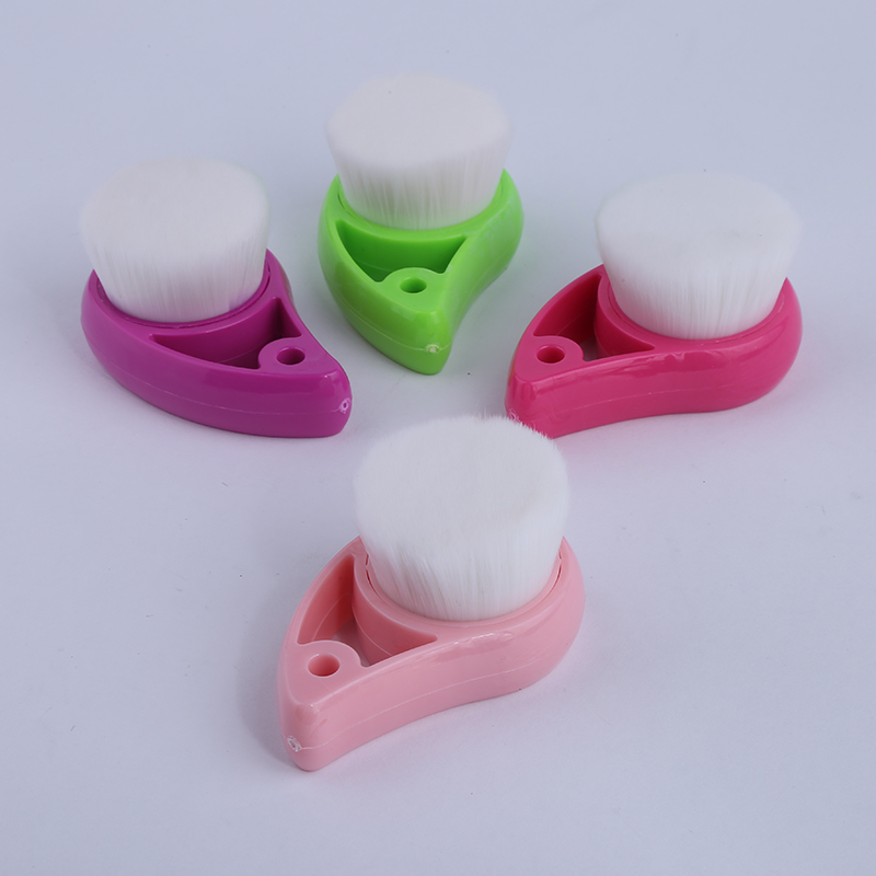 Plastic facial cleansing brush, deep cleansing facial massage brush, hand comma facial cleansing brush, makeup brush details Picture