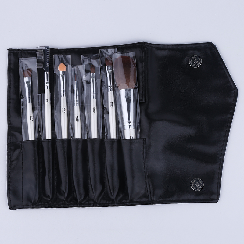 High-quality 7-piece makeup brushes with leather cases, nylon bristle, and wooden handles, universal makeup set brushes Application Scenario