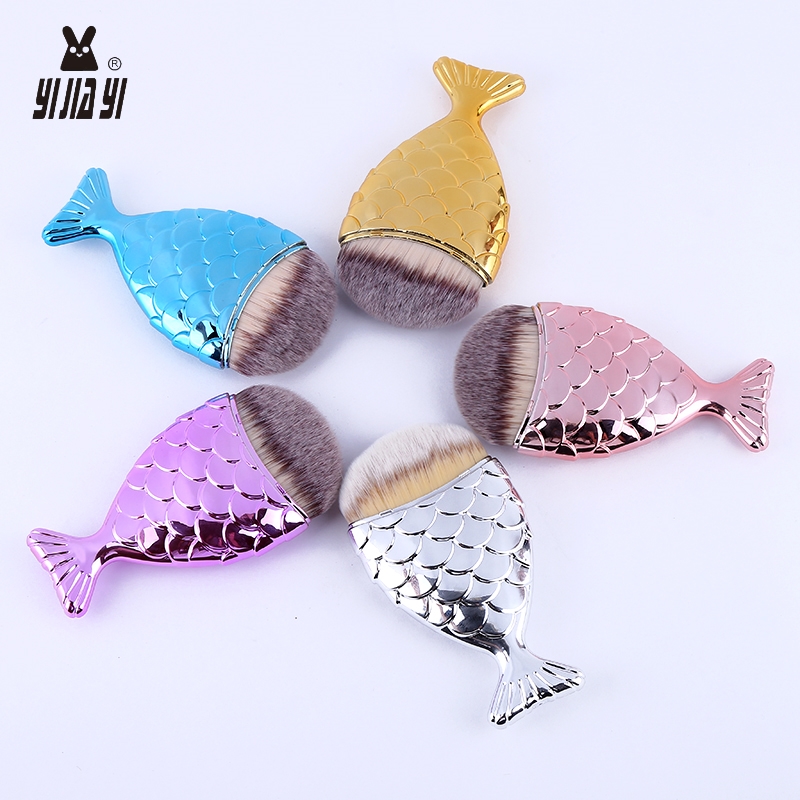 Fish-shaped makeup brush, foundation brush, beauty brush and mermaid blush brush