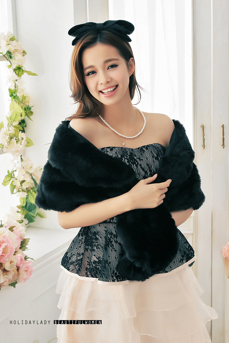 Europe And The United States Autumn And Winter Warm Scarf Fur Shawl Wedding Dress Coat Imitation Fox Fur Cloak details Picture