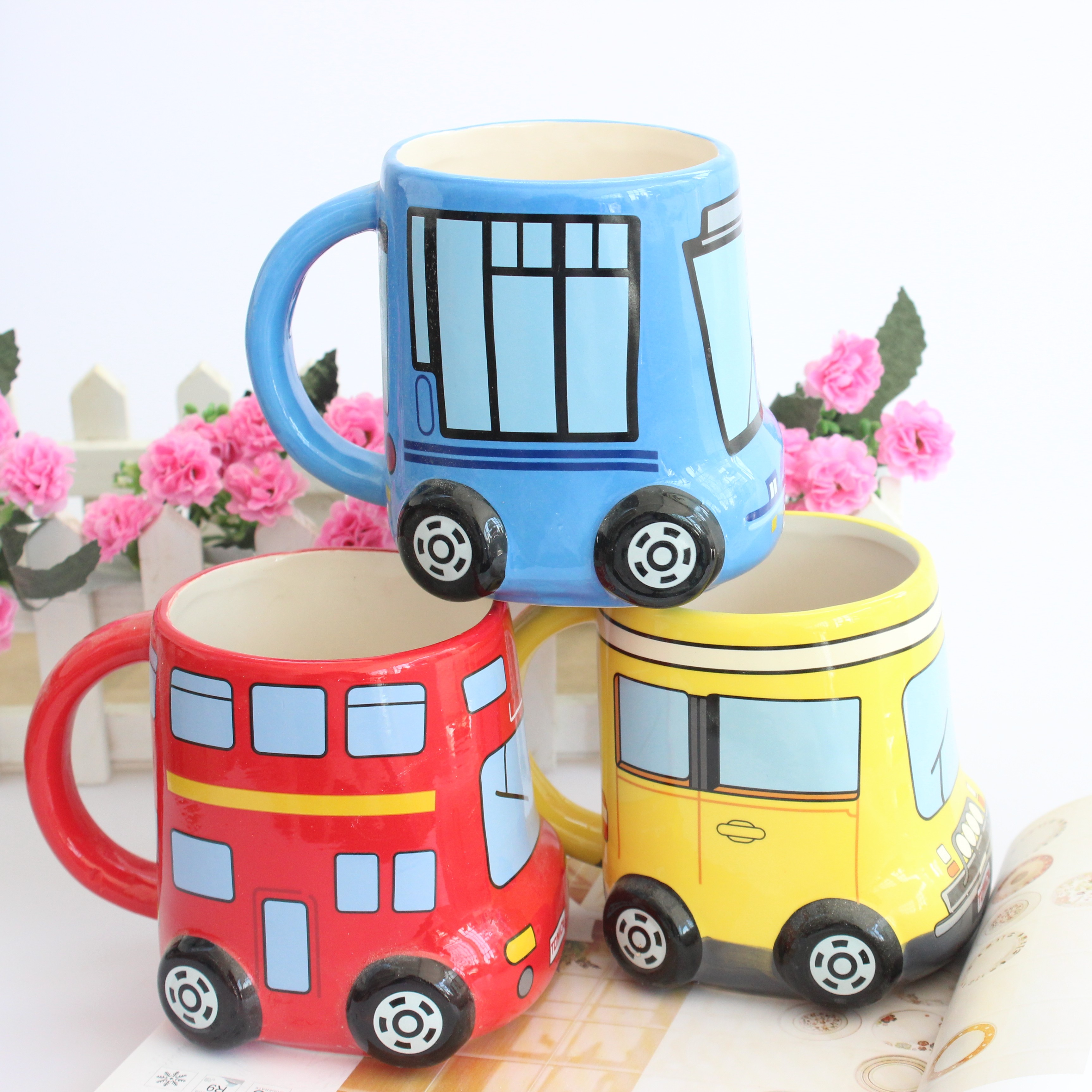 British puckator painted cartoon mugs, retro ceramic coffee cups, double-decker buses