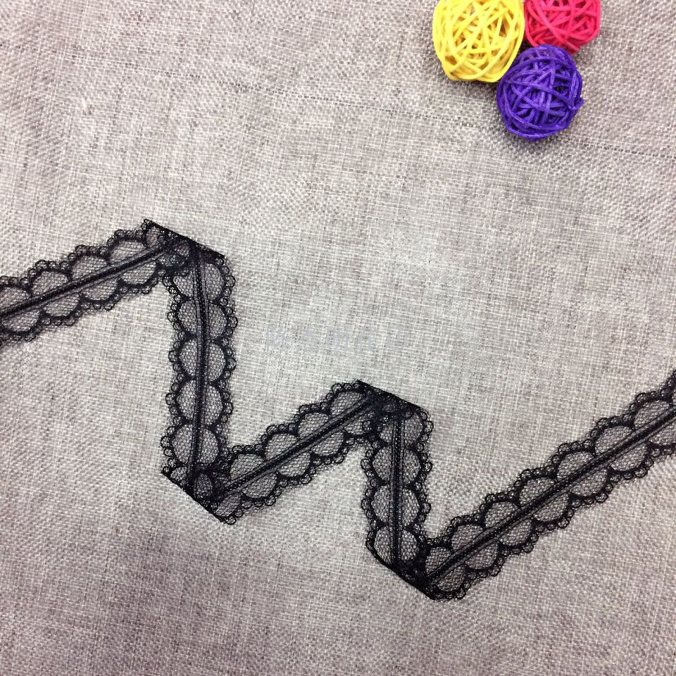 Wave-patterned lace earrings and necklaces are bestsellers Application Scenario