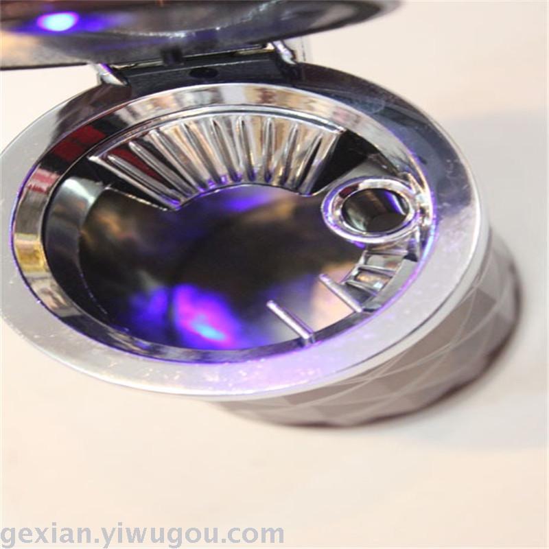 车用烟灰缸实物图