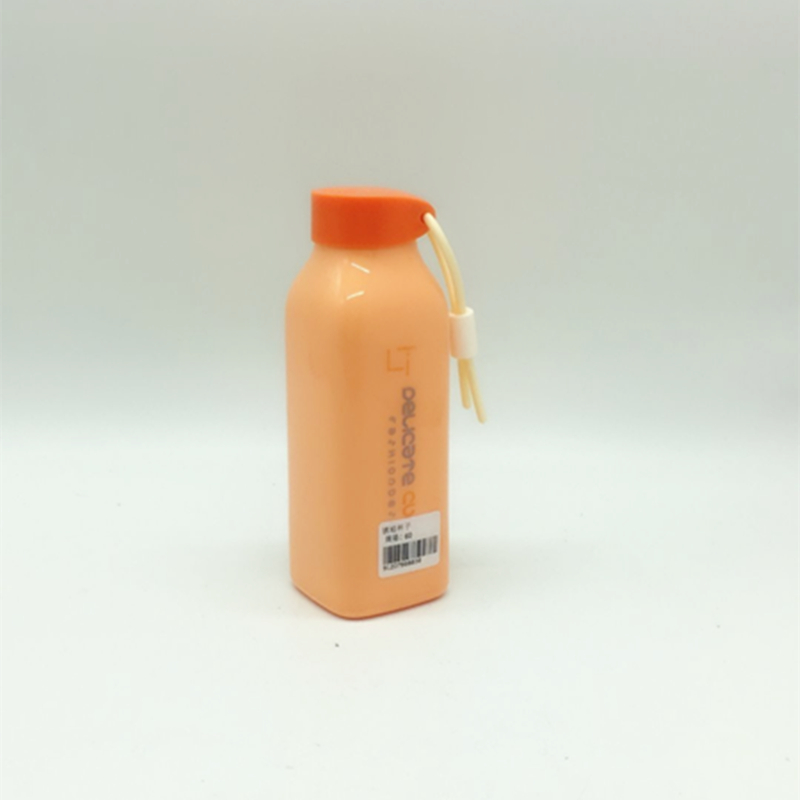 Amber glass portable water cup with rope Application Scenario
