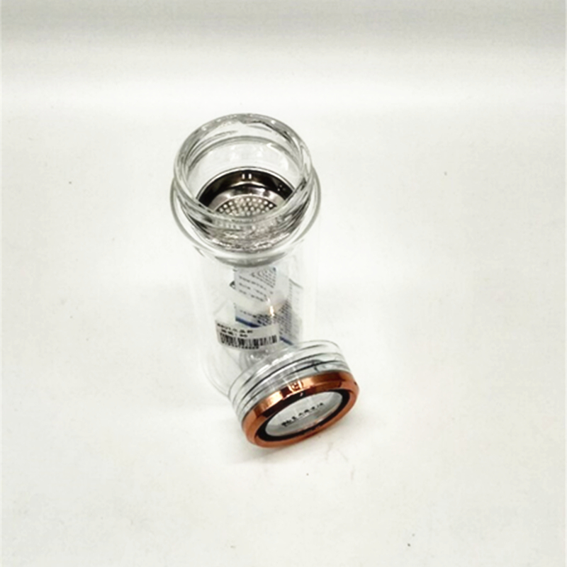 The crystal water cup for tea brewing has double-layer heat insulation details Picture