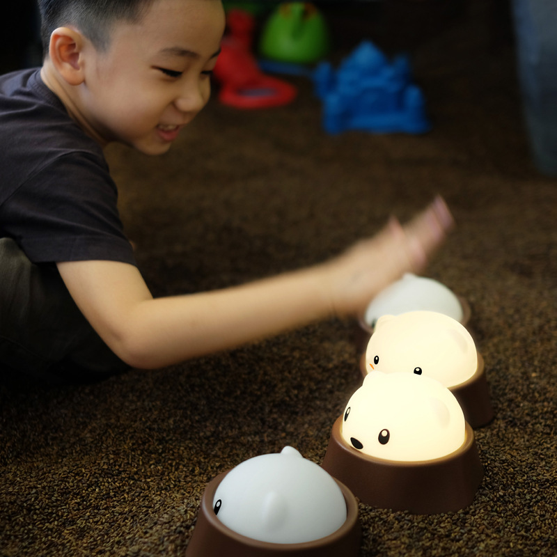 Intelligent switch on and off of children's bedroom light