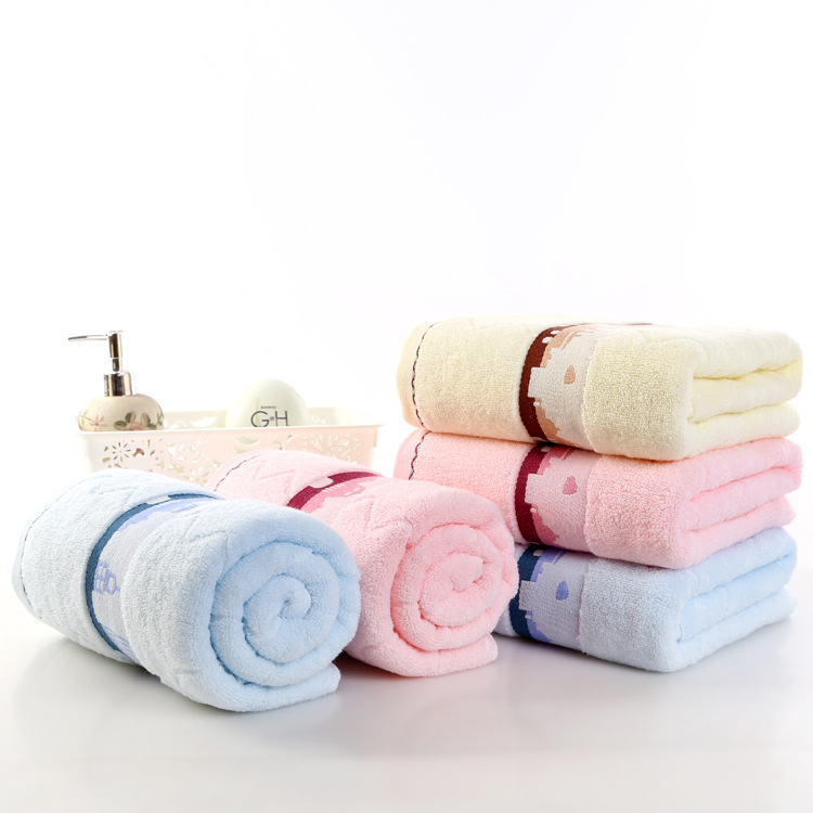 Pure cotton bath towels, untwisted yarn jacquard broken bath towels, thickened and widened forged bath towels, batch of Yiwu daily-use brand Application Scenario