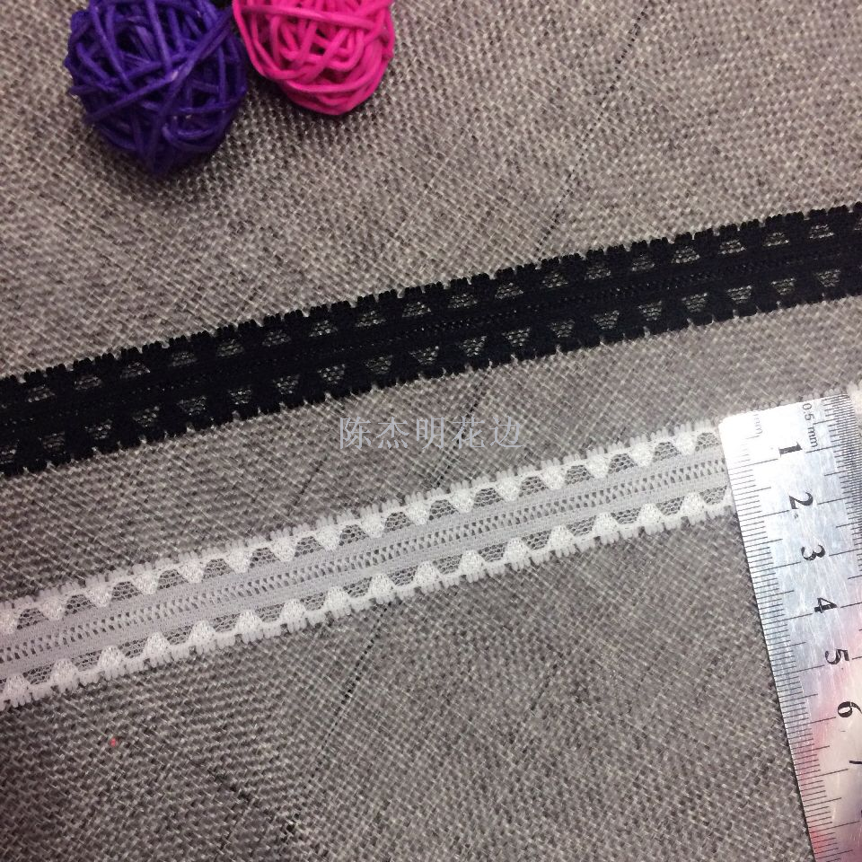 A best-selling lace double-sided nylon lace necklace and earrings without elasticity Application Scenario
