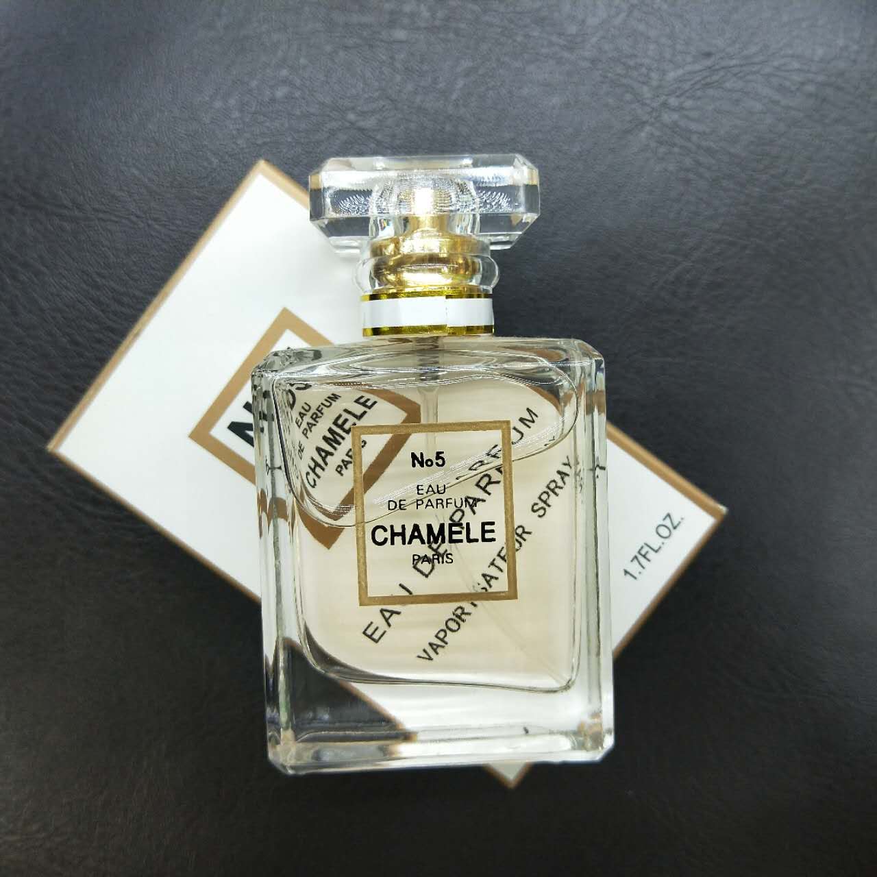 N'5 Women's Perfume Application Scenario
