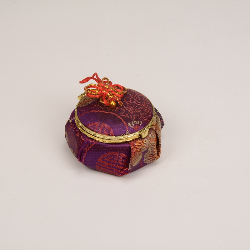Guan Yu creative retro jewelry box brocade embroidery jewelry box Chinese knot hand - to - hand festive custom