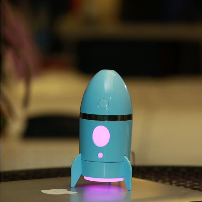 火箭LED炫彩夜灯迷你加湿器办公桌面车载空气香薰净化加湿器产品图