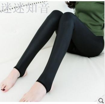 秋冬新款一体光泽皮裤女薄款磨毛外穿弹力踩脚打底裤160g