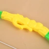 Children's archery toys are selling well at street stalls. A children's bow comes with three arrows Specification image